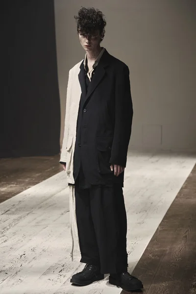 Look 2